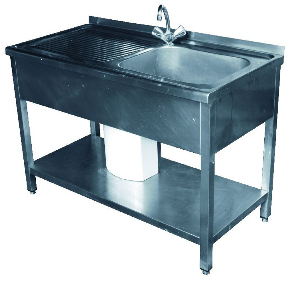 Spüle mit Abtropffläche und Boiler