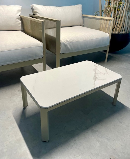 Lounge Aurum Tisch